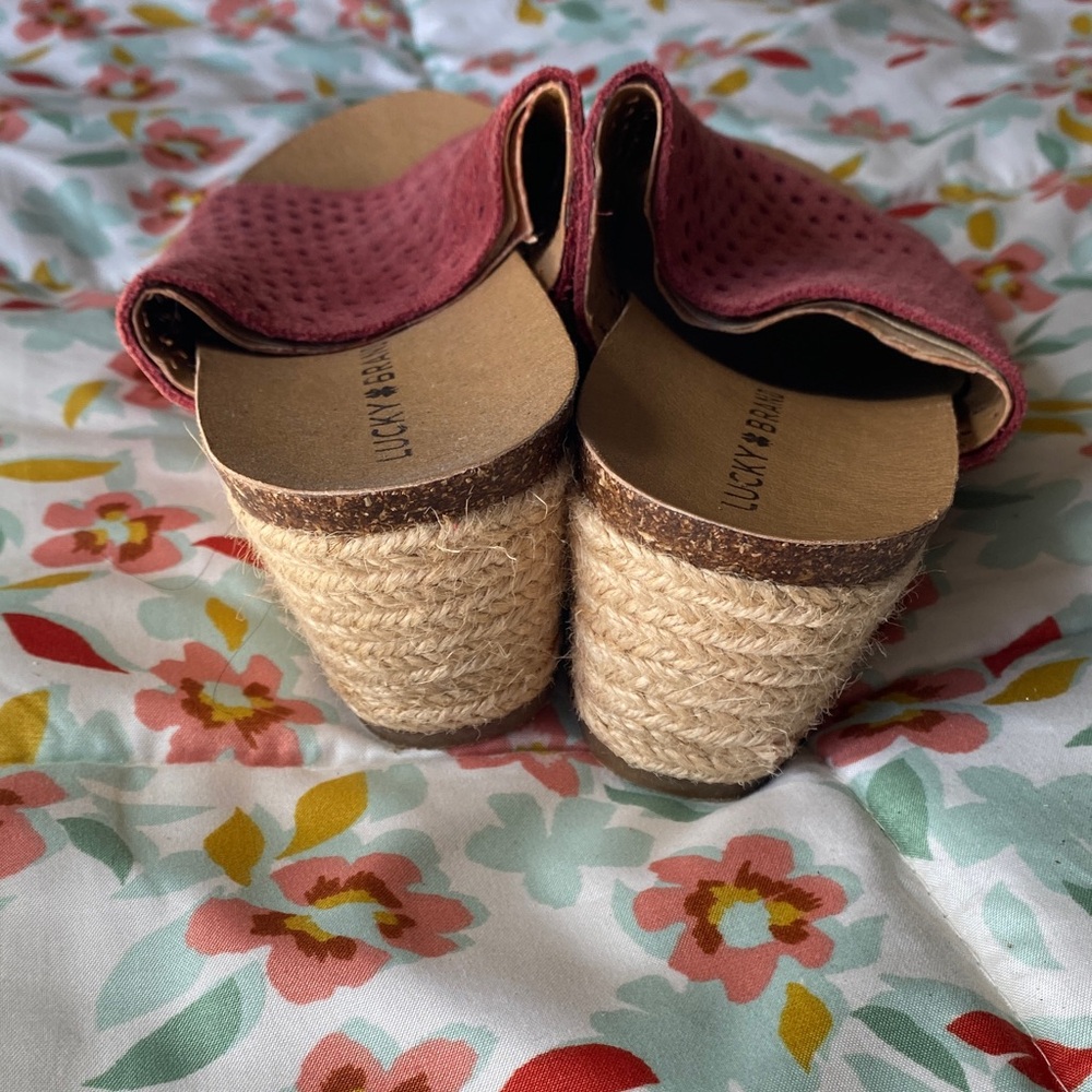 Lucky Brand Women's Pink/ Coral Espadrille Wedges - Picture 4 of 11